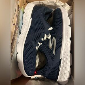 New women’s Skechers